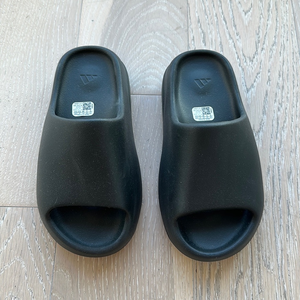 Adidas Yeezy Slides Black Unisex